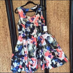 Danny& Nicole floral dress, NWT Size 14